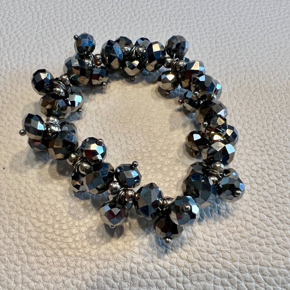 FINAL SALE! Beautiful Metal Gray & Silver Beaded Stretch Bracelet (1)